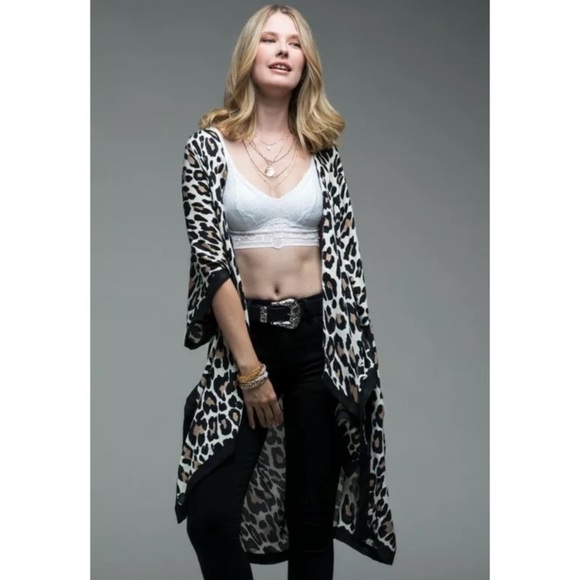 SOLD OUT Beige Leopard Kimono Border Open Wrap - Picture 2 of 6
